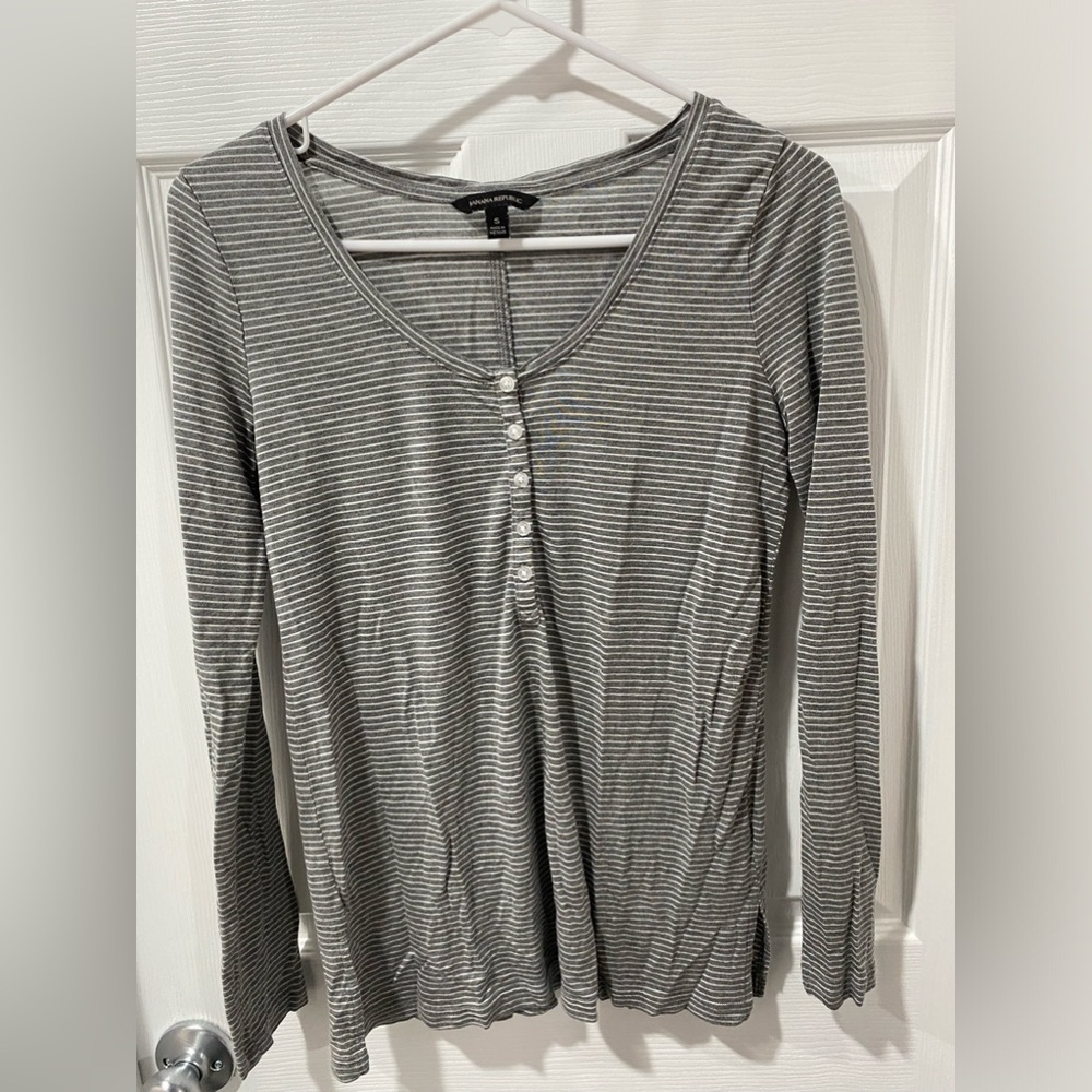 Banana Republic Henley style shirt, lightweight, size S, gray white stripe